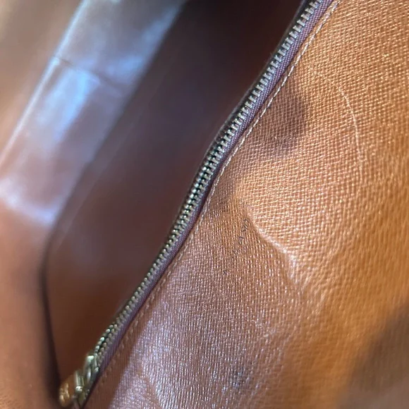 LOUIS VUITTON Saint Cloud GM Shoulder
Bag Monogram Leather Brown - Picture 8 of 17